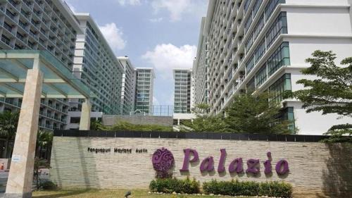 Taman Mount Austin Apartamento | Palazio Mount Austin Modern Stylish 3 bedrooms balcony pool view high floor by GDRAGON HomeStay