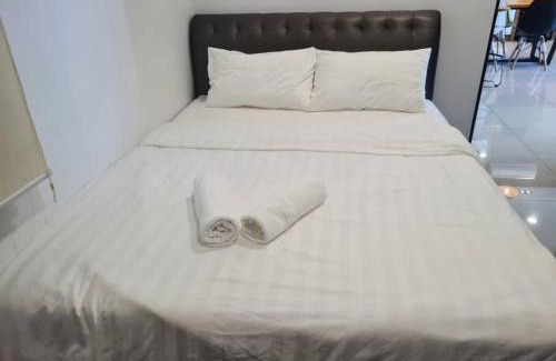 Taman Mount Austin Apartamento | Palazio Mount Austin Modern Stylish 3 bedrooms balcony pool view high floor by GDRAGON HomeStay