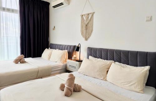 Taman Mount Austin Apartamento | Palazio Mount Austin studio with Balcony 4 plus 1pax with TV box 5mins AEON 3a06