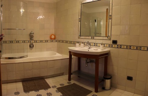 Historical Downtown Salerno Cama Y Desayuno | Palazzo Conforti B&B