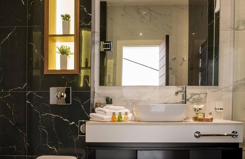 Dobrota Hotel | Palazzo del Mare - Essenza