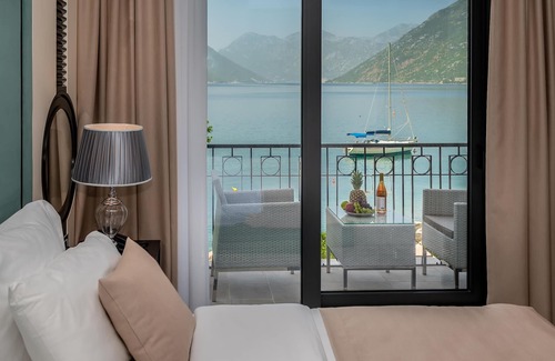 Dobrota Hotel | Palazzo del Mare - Essenza
