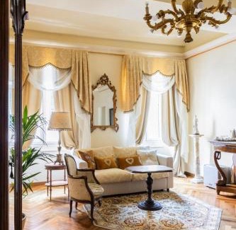 Sarzana Casa | Palazzo Lari Sarzana