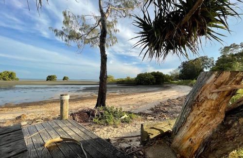 Beachmere Casa | Palazzo on the Beach - Beachmere