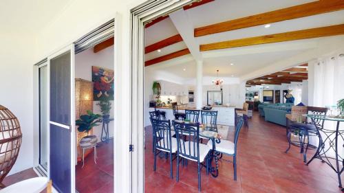Beachmere Casa | Palazzo on the Beach - Beachmere