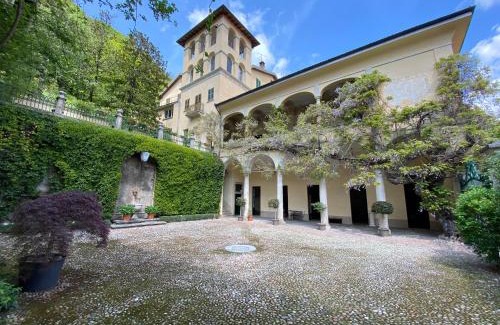 Castello Cabiaglio Cama Y Desayuno | Palazzo Ronchelli