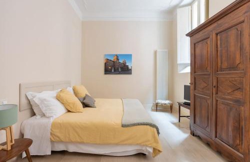 Ferrara Historic Centre Apartamento | PALAZZO SABBIONI APPARTAMENTO LUSSO due CAMERE SOGGIORNO CUCINA