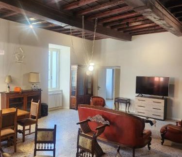 Sutri Casa | Palazzo Storico "Mezzadonna"