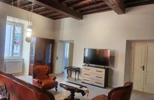 Sutri Casa | Palazzo Storico "Mezzadonna"