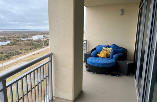 Galveston Condominio | Palisades Palms 11th Floor Upscale 2 Bedroom Unit with Bay Views