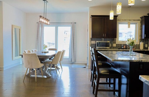 Omaha Casa | Palisades Paradise Sleeps 15 Firepit Golf Games and Good Eats