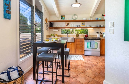 Princeville Cabaña | Encantadora y luminosa cabaña privada independiente con piscina de inmersión.