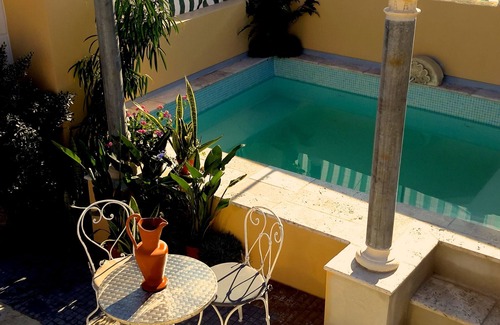 Birgu Casa | Pallazzetto, en Birgu / Vittoriosa, piscina en la azotea con vistas al mar y La Valetta