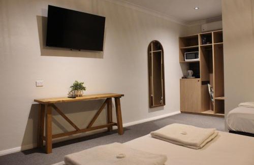 North Wagga Wagga Hotel | Palm and Pawn Motor Inn