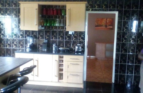 Kwekwe Casa | Palm & Rose Garden, Golden Acres