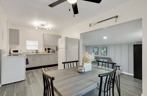 Palm Beach - West Palm Beach Cabaña | Palm Beach Bungalow Getaway