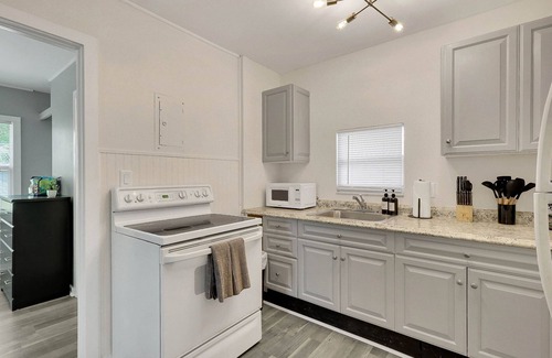 Palm Beach - West Palm Beach Cabaña | Palm Beach Bungalow Getaway