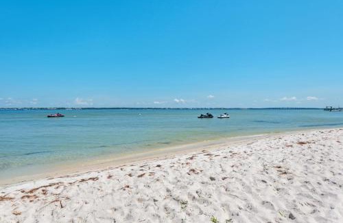 Pensacola Beach Casa | Palm Beach Club 4-127 Parrot-dise Palms