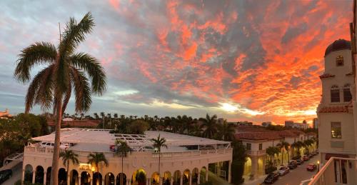 Palm Beach - West Palm Beach Hotel | Palm Beach Hotel with Juliette Balconies! 2 blocks from beach! Historic Landmark