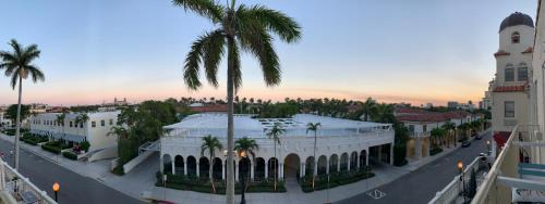 Palm Beach - West Palm Beach Hotel | Palm Beach Hotel with Juliette Balconies! 2 blocks from beach! Historic Landmark