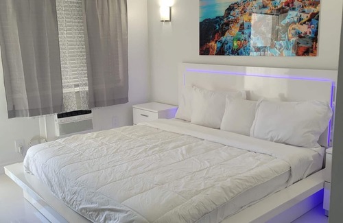 Lake Worth Hotel | Palm Breeze Hotel