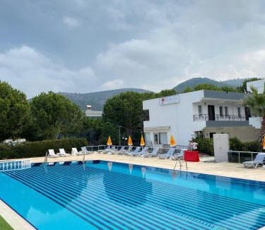 Bayrakldede Apartamento | palm club apart otel