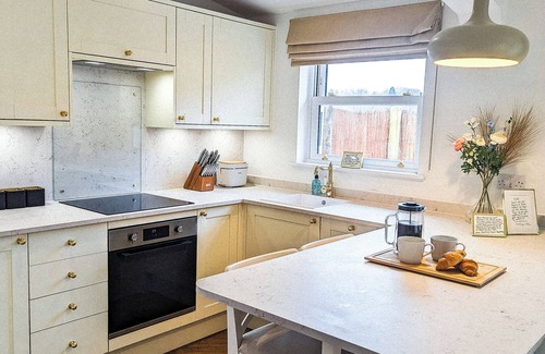 Etchinghill Casa | Palm Cottage - Cosy retreat