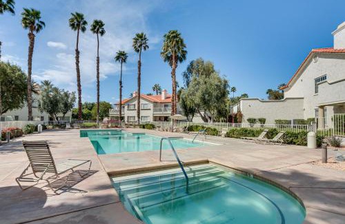 Palm Desert Apartamento | Palm Desert Condo with Patio and Community Perks!