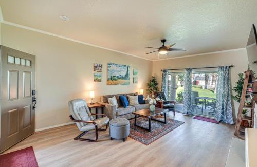 Palm Desert Apartamento | Palm Desert Condo with Patio and Community Perks!
