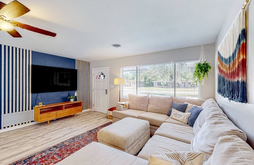 Winter Haven Casa | Palm Frond Place | House in Winter Haven with a game room, pool, and in-home gym