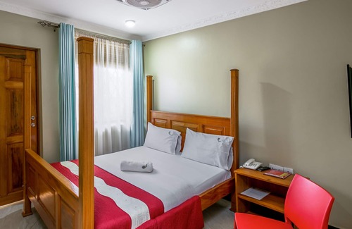 Kampala Casa | Palm Gardens and Guest House