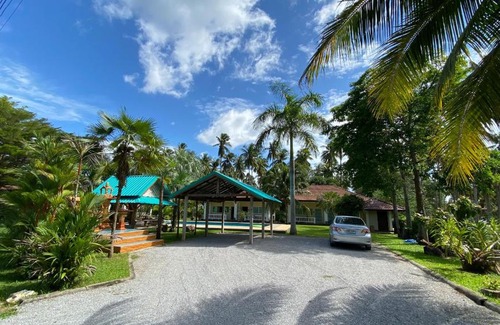 Phongprasan Casa | Palm Gardens Resort, Bang Saphan