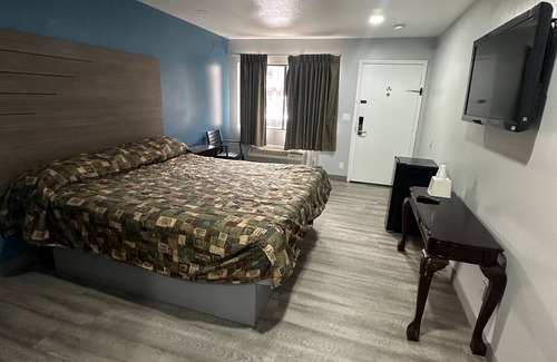 La Sierra Hotel | Palm Inn Hotel near Tyler Mall Riverside