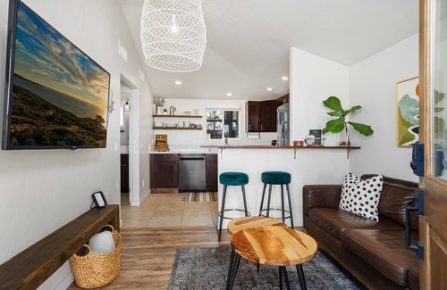 Fallbrook Casa | Palm & Oak - Detached Guest House - Mountain Views