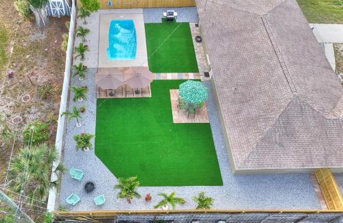 South Pinellas Community Council Casa | Palm Oasis-Serene Backyard Private Poolside