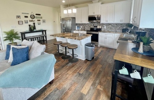 Port Bolivar Casa | Palm Paradise 3 Bedroom Home by Redawning