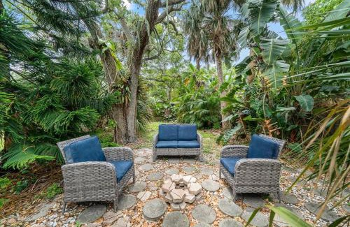 Cocoa Beach Casa | Palm Paradise