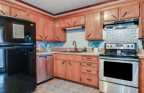 Lafayette Casa | PALM SPRINGS- 2Master Suites, Style & Location! “No chores” at checkout!