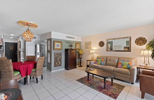 Twin Palms Condominio | Palm Springs Charming Ground Floor Condo by the pool