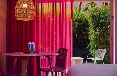 Sonora Sunrise Hotel | Palm Springs Shopping Fun! Unit Close to Shops, Museums, Entertainment!