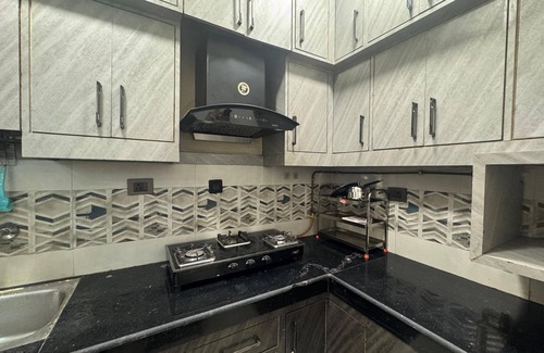 Ghaziabad Apartamento | Palm Stays: 2BHK Fully furnished Apartment In Raj Nagar Extension Ghaziabad