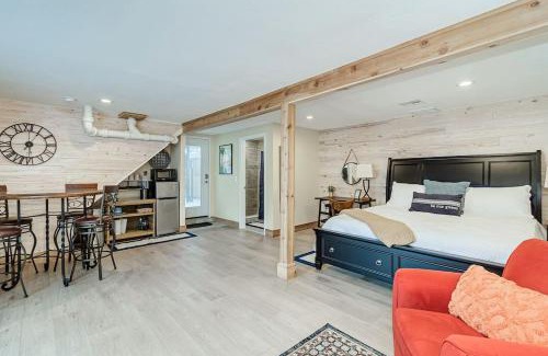 Lakeland Casa | Palm Studio Apartment near Lake Hollingworth