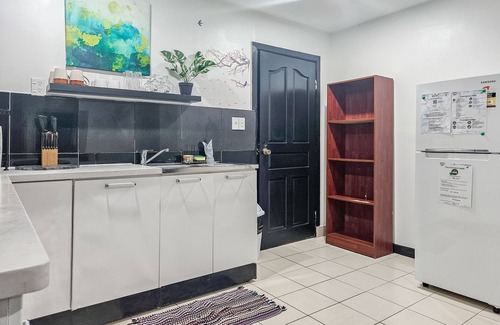 Apia Casa | Palm Studio+Extra Bdrm, Lelata | Free-Wifi, Aircon, Netflix