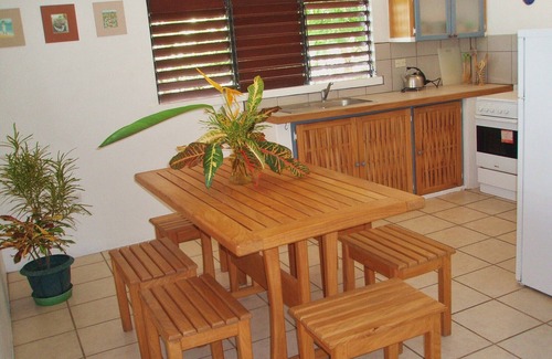 Buccoo Apartamento | Palm Tree Apartment, Sea view, Close to beaches, Ideal for families Full kitchen