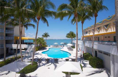 North Bay Village Hotel | Palm Tree Club Miami