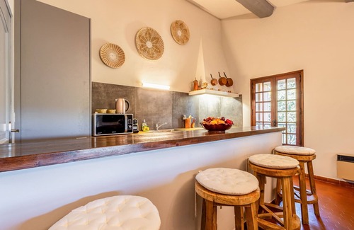 Taradeau Chalet De Esquí | Palm tree cottage with pool in Taradeau
