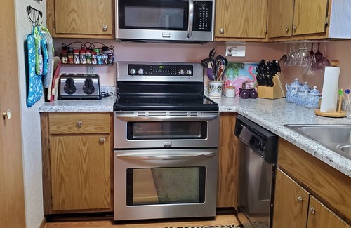 Lake Ozark Condominio | Recién actualizado Lakefront Condo! Duerme 8