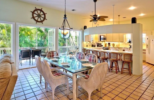 Truman Annex Casa | Palmeras Ocean Breeze Key West FL