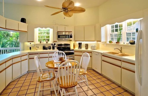 Truman Annex Casa | Palmeras Ocean Breeze Key West FL