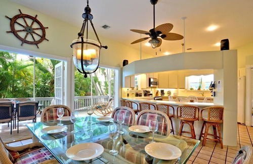 Truman Annex Casa | Palmeras Ocean Breeze Key West FL